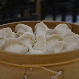 Qing Hua Dumpling  Restaurant Dumplings (ravioli chinois)