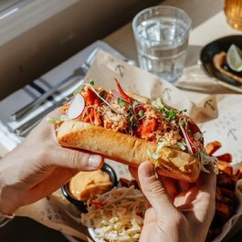 QUAI 1635 - Restaurants Du Terroir, Canadiens, Boréals de Québec