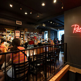 Randolph Pub Ludique Quartier Latin  Restaurant Réconfort