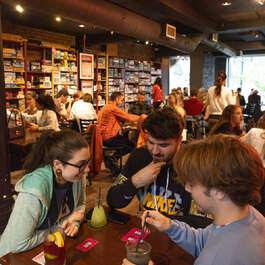 Randolph Pub Ludique Quartier Latin RestoMontreal.ca