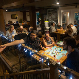 Randolph Pub Ludique Repentigny  Restaurant Réconfort