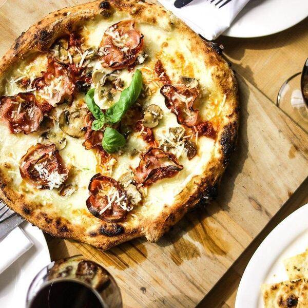 Regina Pizzeria - Restaurant Pizza à Brossard