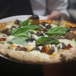 Regina Pizzeria RestoMontreal.ca