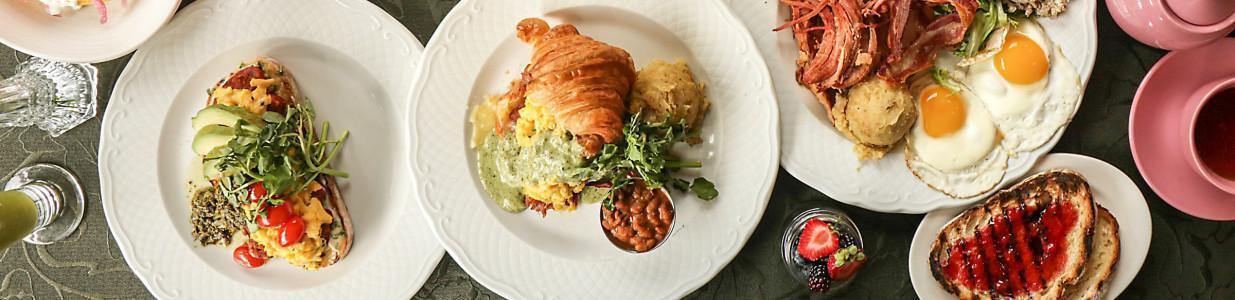 Régine Café Cover Image