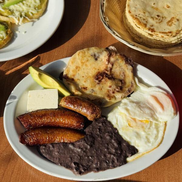 Restaurant Iris - Restaurant Mexicaine à Villeray-Saint-Michel, Montréal