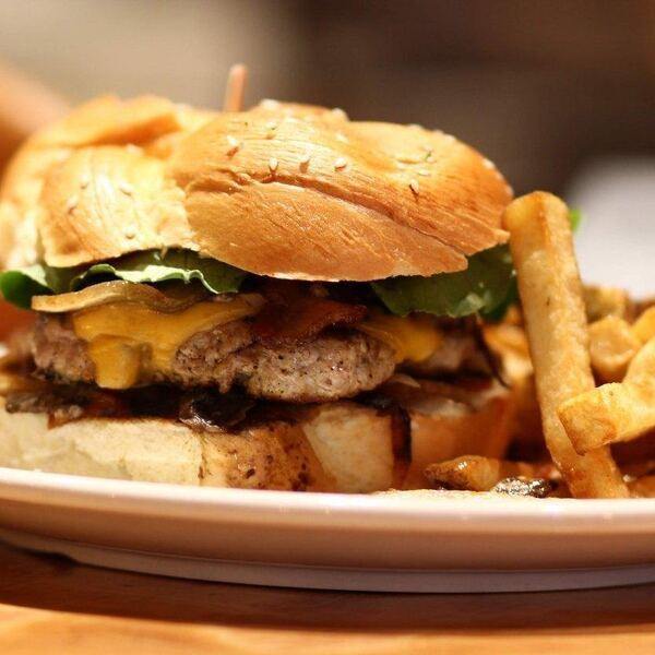 Restaurant Les Belles-Soeurs - Restaurant Burgers à Le Plateau-Mont-Royal, Montréal