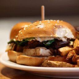 Restaurant Les Belles-Soeurs RestoMontreal.ca