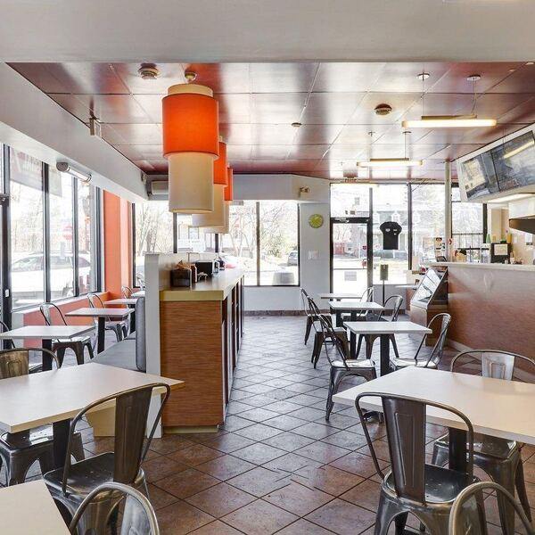 Restaurant L'Express - Restaurant Casse-Croûte à Sainte-Rose, Laval