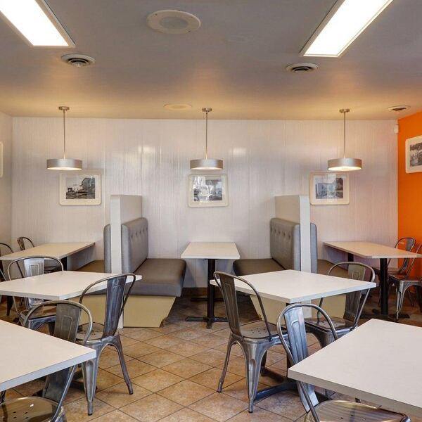 Restaurant L'Express - Restaurant Casse-Croûte à Sainte-Rose, Laval