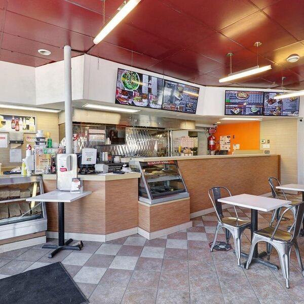 Restaurant L'Express - Restaurant Casse-Croûte à Sainte-Rose, Laval