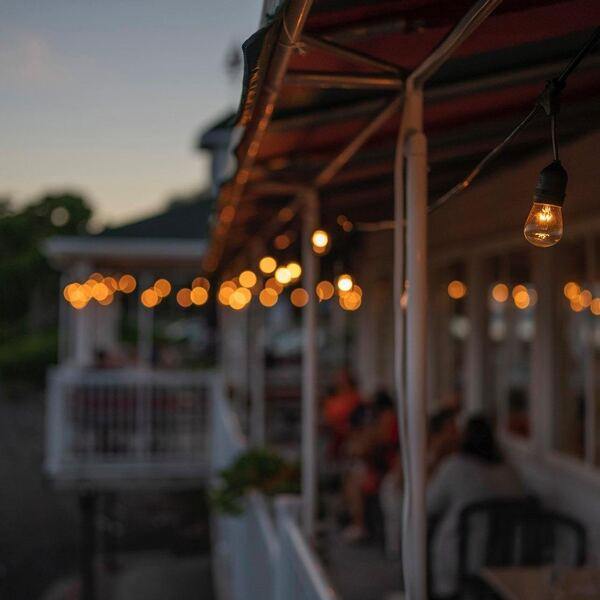 Resto de la plage – Terrasse sur fleuve, Île d’Orléans
