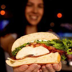 Roasters BBQ Grill & Bar RestoMontreal.ca