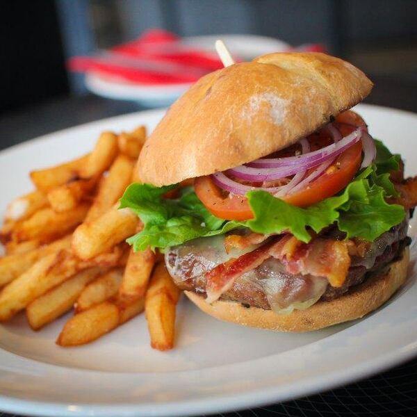 Septembre Bistro Bar Restaurant Beloeil, QC