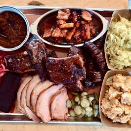 CABANE - Sève et boucane  Restaurant Fumoir-Smokehouse