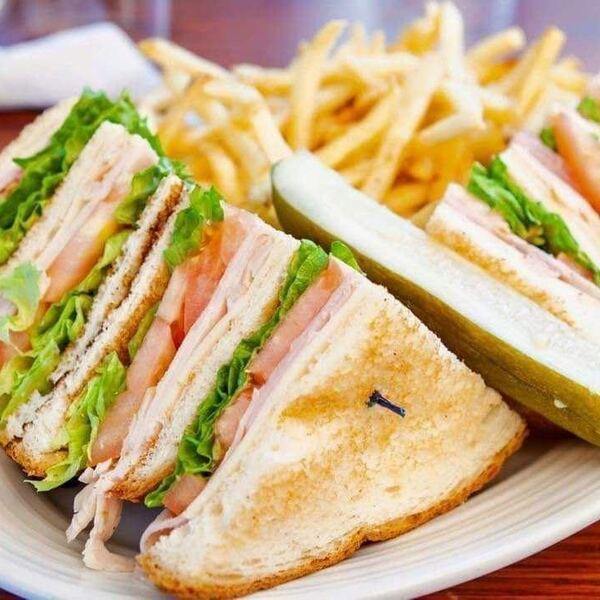Solaris - Restaurant Sandwichs à Côte-des-Neiges, Montréal