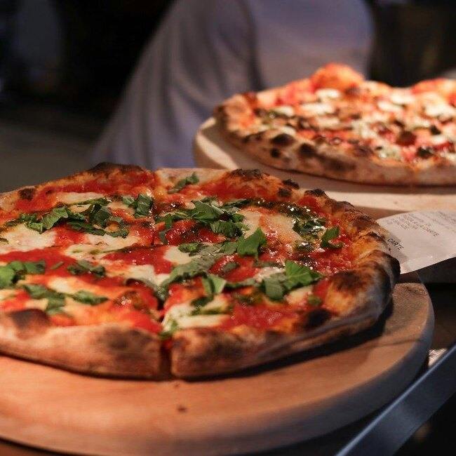 Station Pizza Moderne Restaurant Montreal, QC