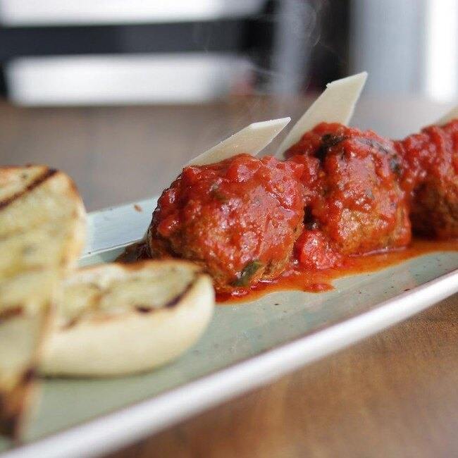 Station Pizza Moderne - Restaurant Italienne à Ahuntsic-Cartierville, Montréal