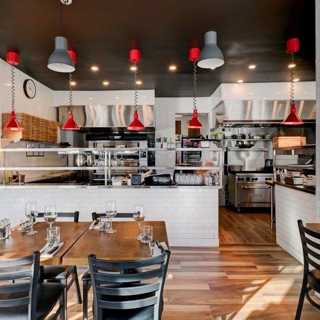 Station Pizza Moderne - Restaurant Italienne à Ahuntsic-Cartierville, Montréal