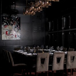 Sterlings Steakhouse & Bar - Restaurants près de: H7S1N1