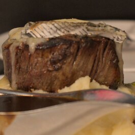 Sterlings Steakhouse & Bar Steakhouse Restaurant