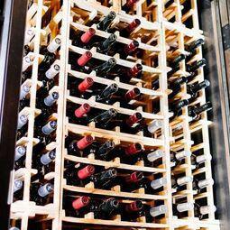Sterlings Steakhouse & Bar RestoMontreal.ca