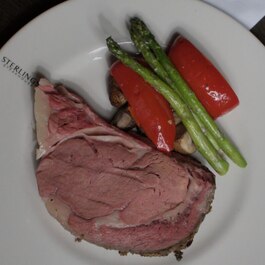 Sterlings Steakhouse & Bar RestoMontreal.ca