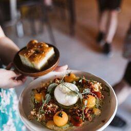 burrata focaccia - Tapas & Liège Tapas Restaurant