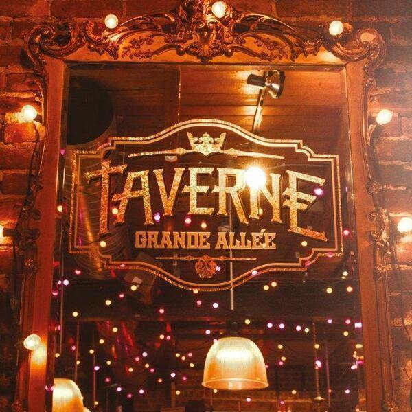 Taverne Grande Allée - Restaurant Pub Food à Vieux-Québec, Québec