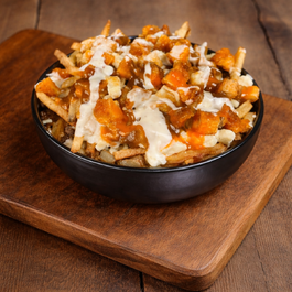 Buffalo Chicken Poutine - Typhoon Lounge RestoMontreal.ca