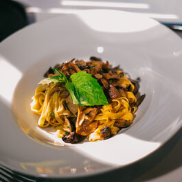 Vino Rosso RestoMontreal.ca