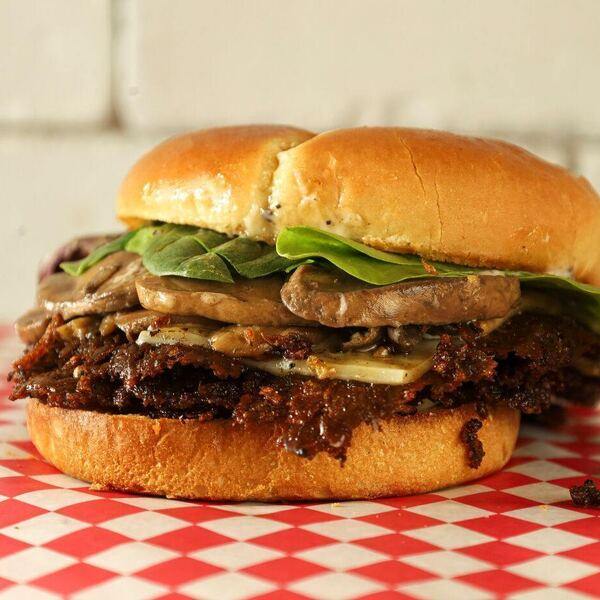 ZEEZ - Restaurant Burgers à Le Plateau-Mont-Royal, Montréal