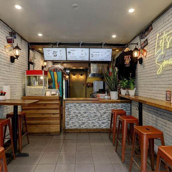 ZEEZ - Restaurant Burgers à Le Plateau-Mont-Royal, Montréal