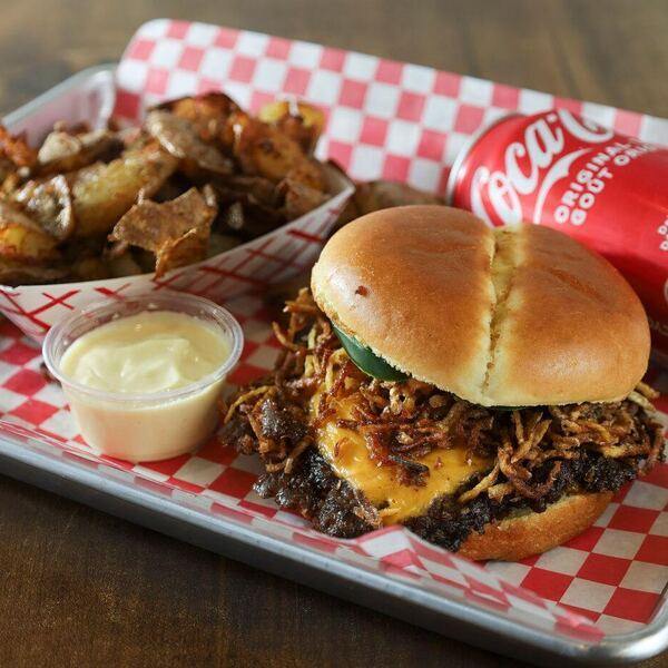 ZEEZ - Restaurant Burgers à Le Plateau-Mont-Royal, Montréal