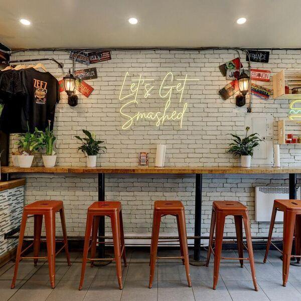 ZEEZ - Restaurant Burgers à Le Plateau-Mont-Royal, Montréal