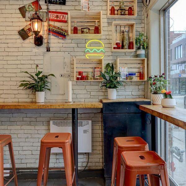 ZEEZ - Restaurant Burgers à Le Plateau-Mont-Royal, Montréal