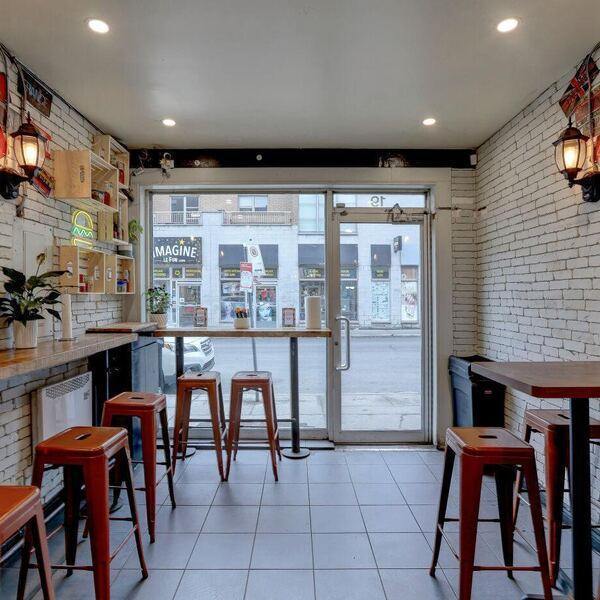ZEEZ - Restaurant Burgers à Le Plateau-Mont-Royal, Montréal