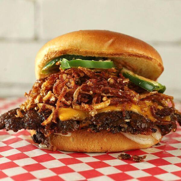 ZEEZ - Restaurant Burgers à Le Plateau-Mont-Royal, Montréal