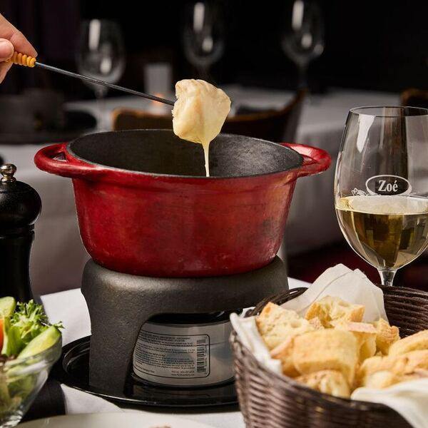 Zoé Fondues Karaoké & Cocktails Restaurant